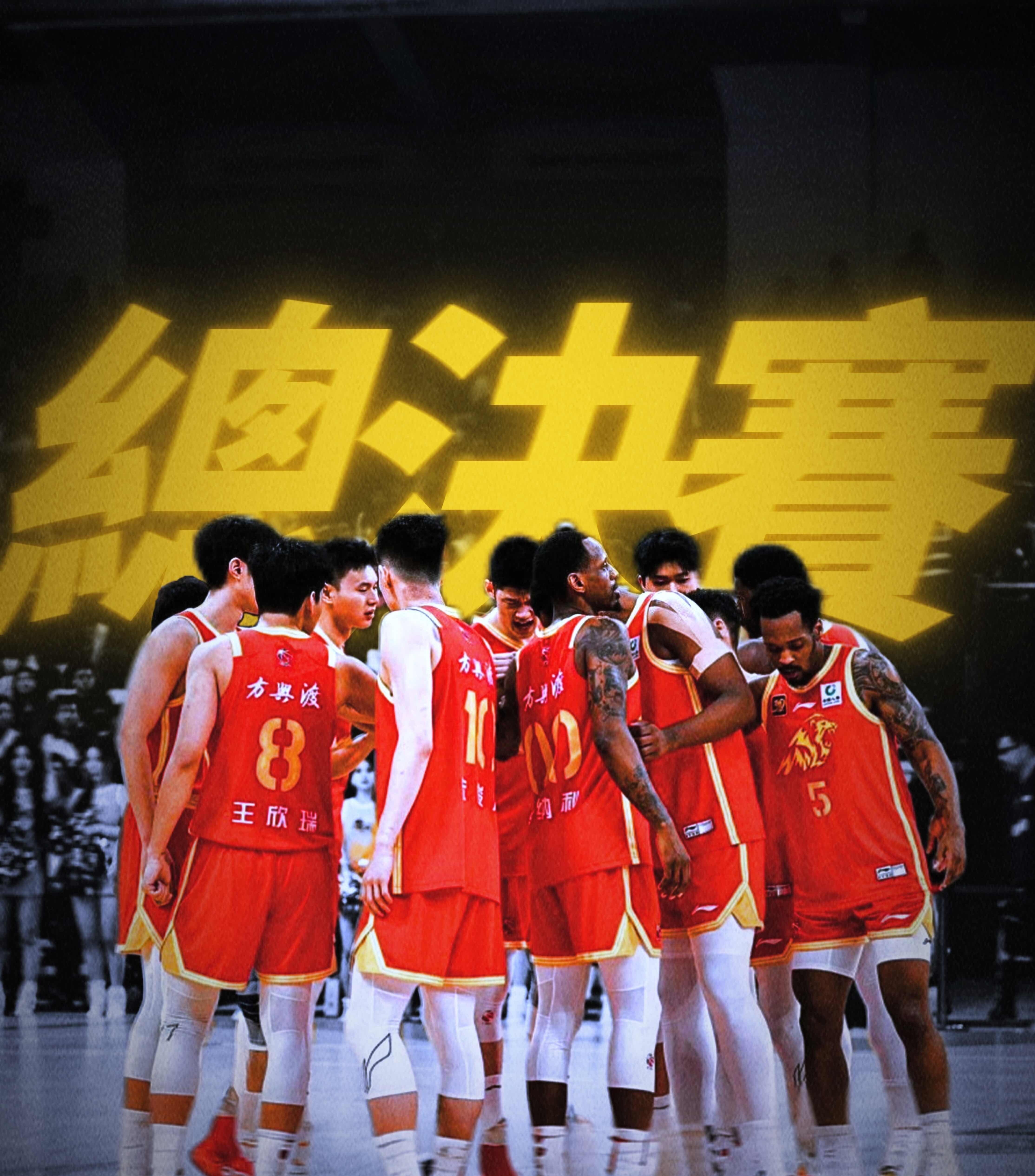 包含赛场上演顶尖篮球对决，球员拼搏呈现爆发的词条
