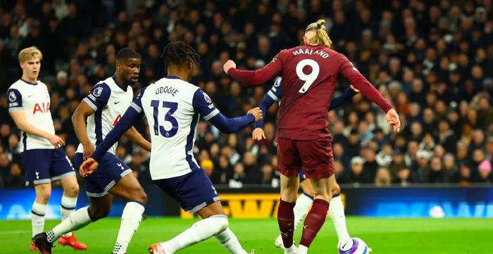 开云体育登录入口-热刺主场憾败圣诞球队，连胜终结的简单介绍